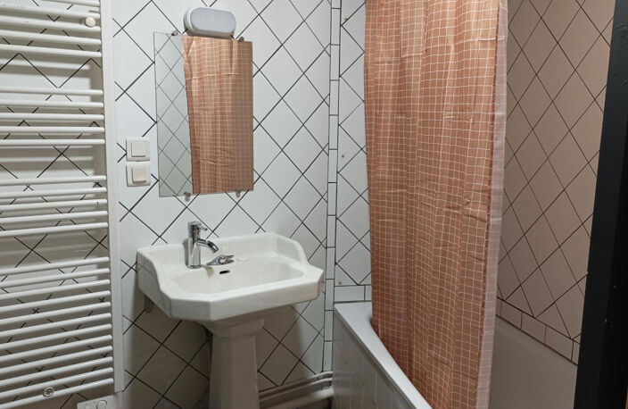 Appartement T2 MEUBLÉ - 34.29 m2 - TOURS CENTRE — photo 3