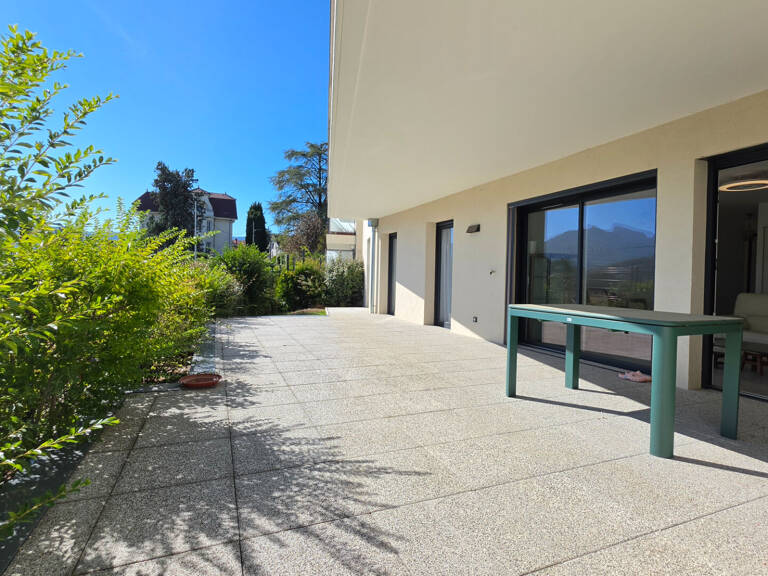 CHAMBERY - T4 avec terrasse, jardin et garage double — photo 1