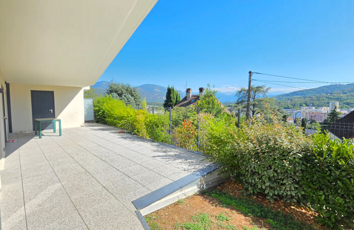 CHAMBERY - T4 avec terrasse, jardin et garage double — photo 2