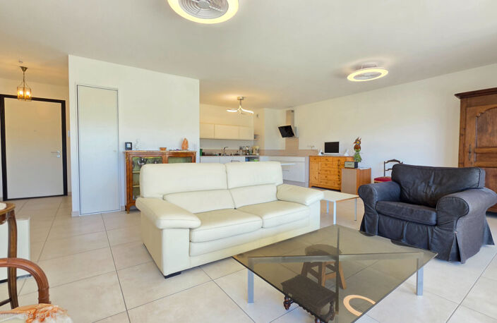 CHAMBERY - T4 avec terrasse, jardin et garage double — photo 4