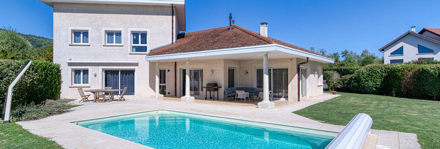 Maison 8 Pièces 218 m² à vendre à Saint-Blaise-du-Buis (38140)