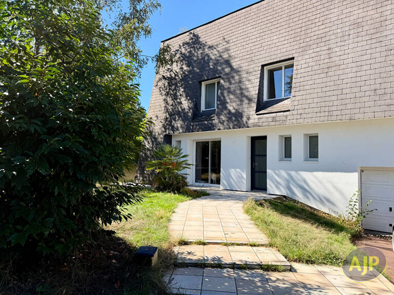 Maison Sautron — photo 1