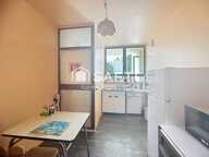 Appartement 3 pièces de 58 m² à rénover avec balcon, cave et stationnement — photo 4