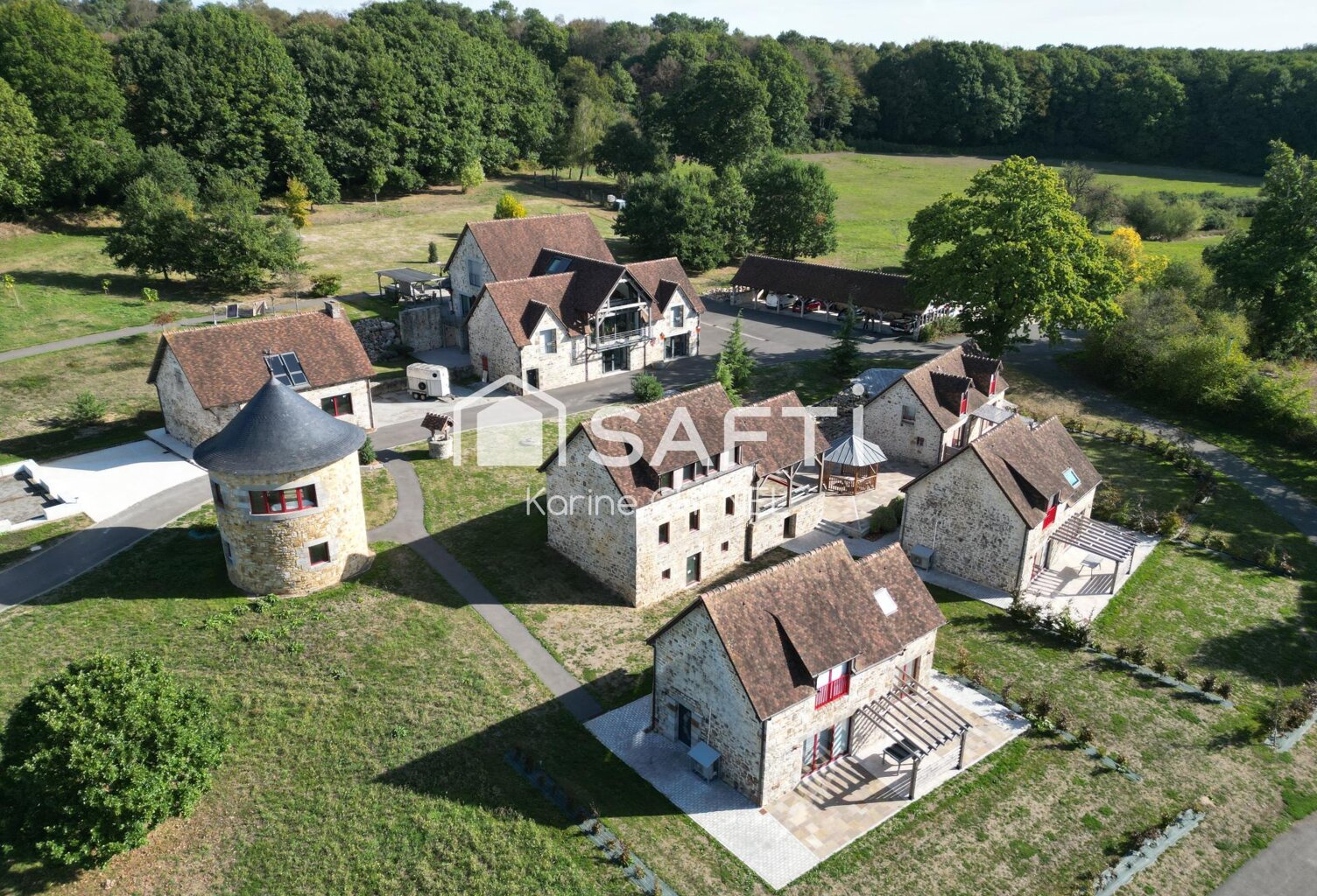 véritable village en normandie, plus qu'un domaine — photo 1