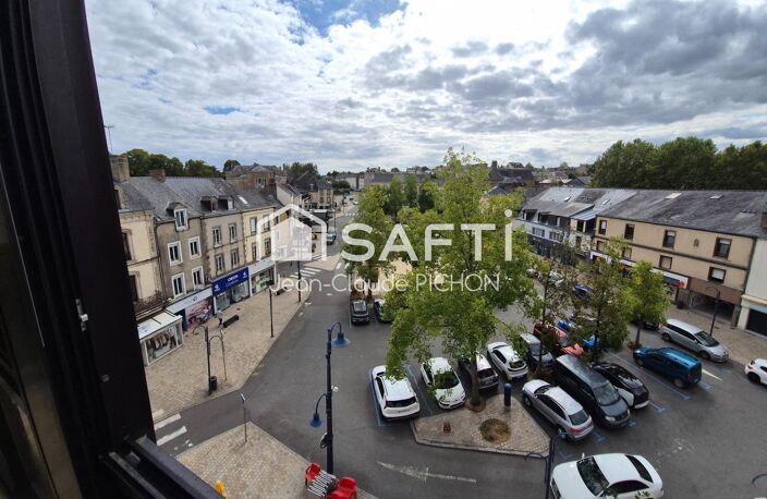RARE À LA VENTE  ENSEMBLE DE DEUX APPARTEMENTS EN PLEIN CENTRE-VILLE DE MAYENNE — photo 2