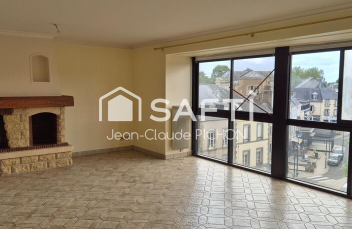 RARE À LA VENTE  ENSEMBLE DE DEUX APPARTEMENTS EN PLEIN CENTRE-VILLE DE MAYENNE — photo 3