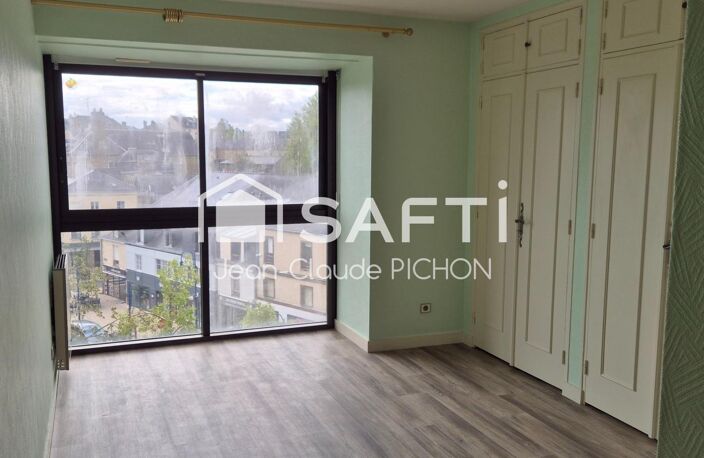 RARE À LA VENTE  ENSEMBLE DE DEUX APPARTEMENTS EN PLEIN CENTRE-VILLE DE MAYENNE — photo 5