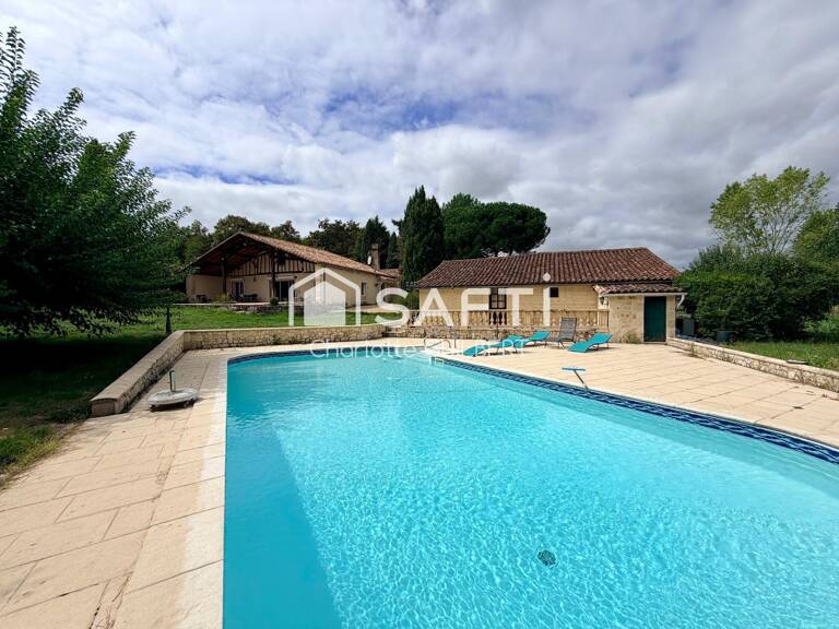 Maison de 185 m² avec piscine et 1 hectare — photo 1