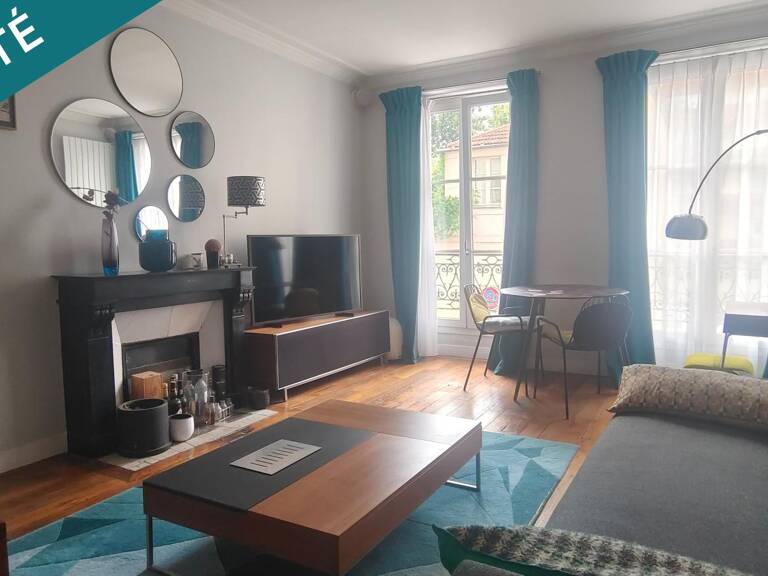 Rue Bichat  Charmant 2 pièces traversant de 43 m² — photo 1