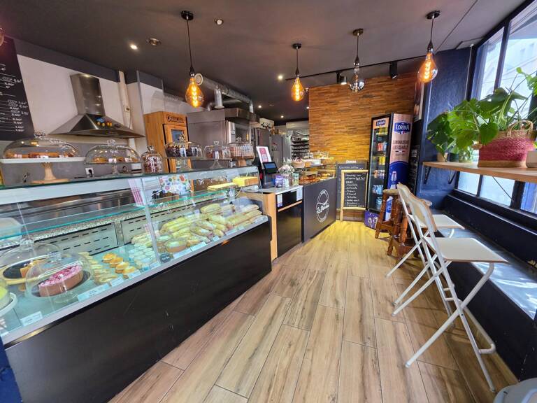 Pâtisserie-Snacking Lille : Bel outil de travail équipé — photo 1