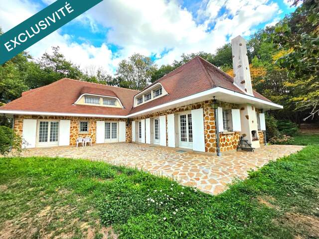 GRAND DOMAINE AVEC MAISON D ARCHITECTE 300M2 sur 10 HECTARES — photo du bien