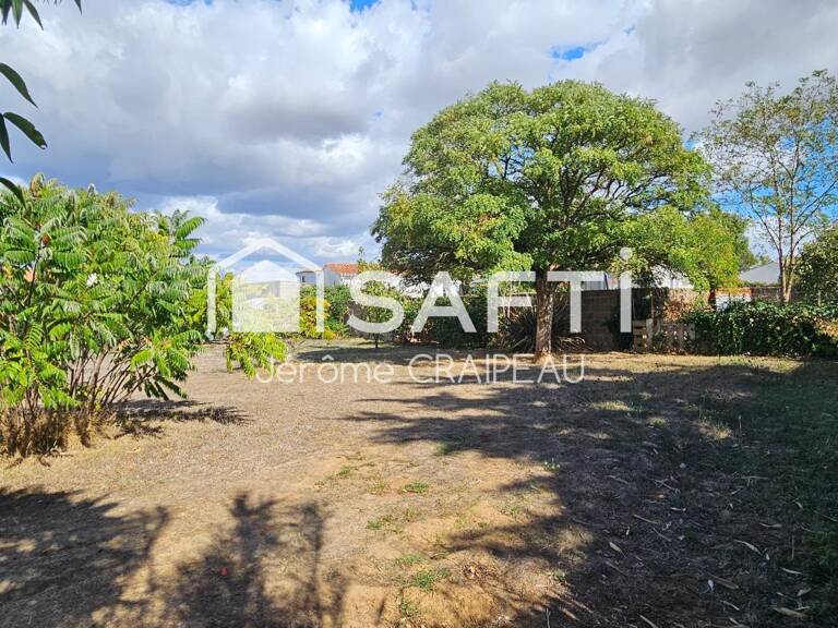 Terrain constructible d'environ 500 m²  emplacement calme. — photo 1