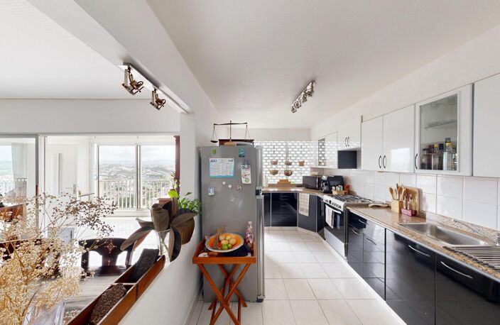Vue incroyable avec potentiel locatif et parking — photo 4