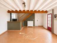 Maison de caractère  Beaux volumes, pierre et poutres apparentes — photo 4