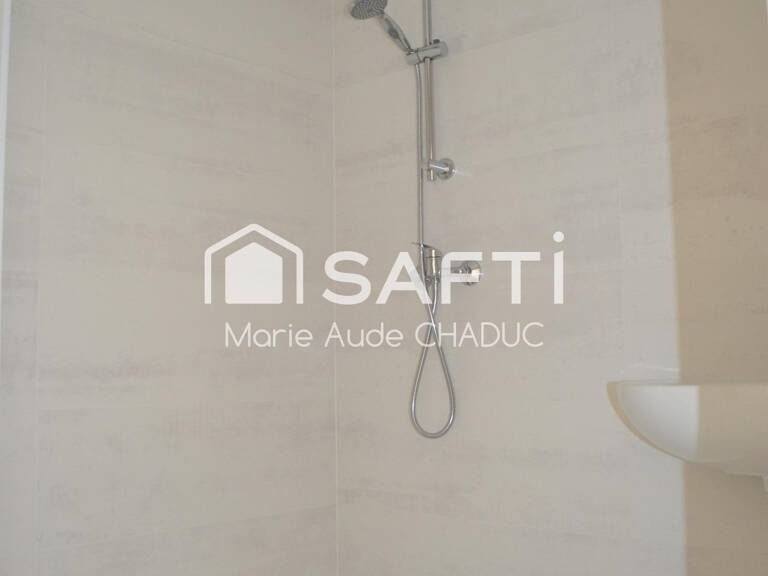 Immeuble de rapport 2 appartements, 2 commerces Loués — photo 1