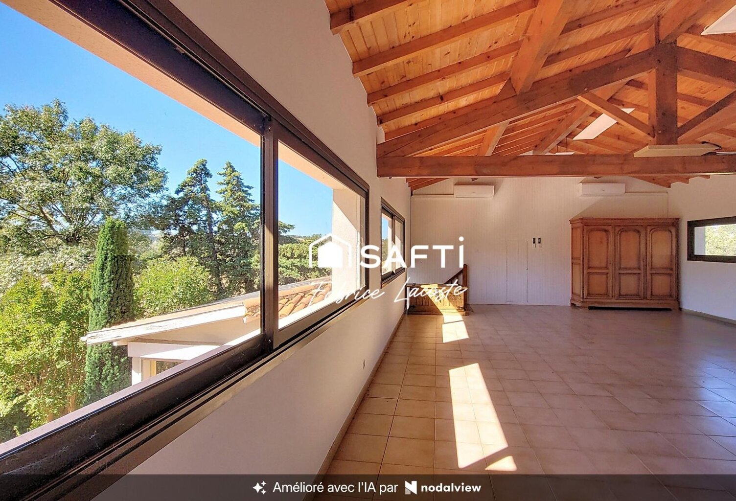 Maison traditionnelle - 9 pièces - 276 m² — photo 1