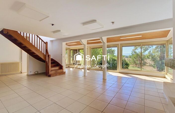 Maison traditionnelle - 9 pièces - 276 m² — photo 2