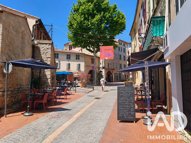 Vente Local commercial 66 m&sup2; — photo 1