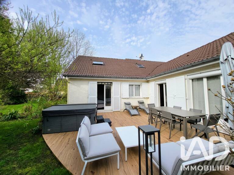 Vente Maison/villa 8 pièces — photo 1