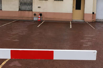 Garage  27000 €