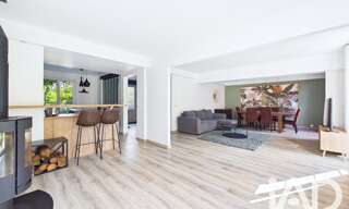 Maison 9 Pièces 174 m² à louer à Cesson (77240)