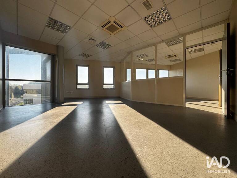 Location Bureaux 210 m&sup2; — photo 1