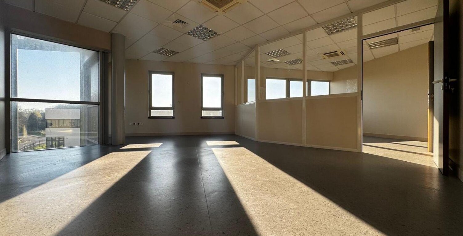Location Bureaux 210 m&sup2; — photo 1