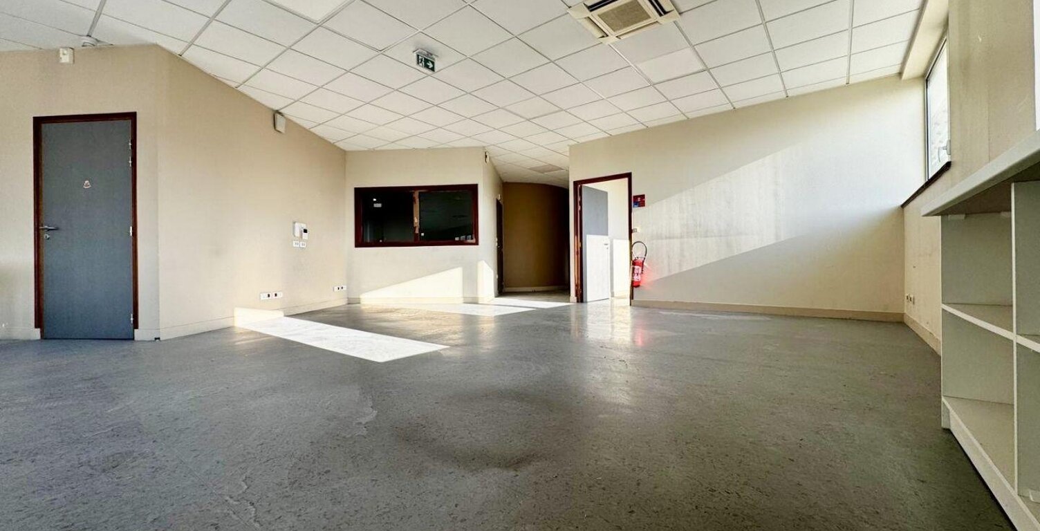 Location Bureaux 270 m&sup2; — photo 1