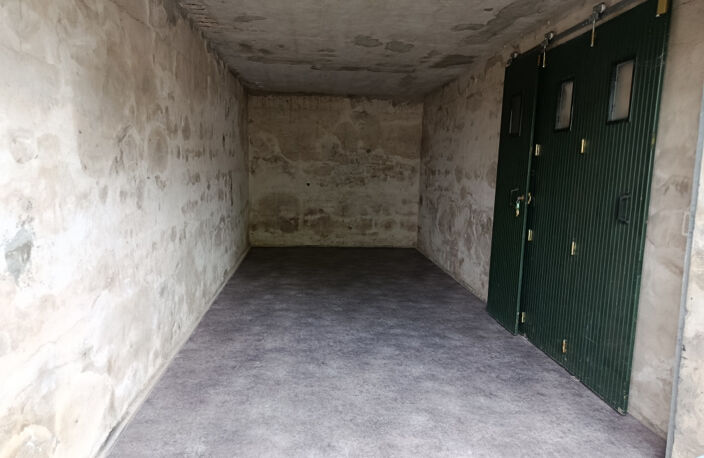 Garage à louer proche des rues piétonnes et du centre-ville — photo 2