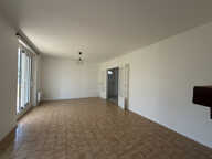 A LOUER ECOMMOY MAISON 2 CHAMBRES AVEC GARAGE ET JARDIN — photo 3