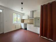 A LOUER ECOMMOY MAISON 2 CHAMBRES AVEC GARAGE ET JARDIN — photo 4