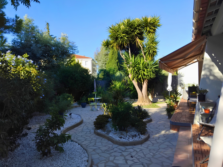 VILLA QUATRE CHAMBRES PROCHE CENTRE VILLE — photo 1
