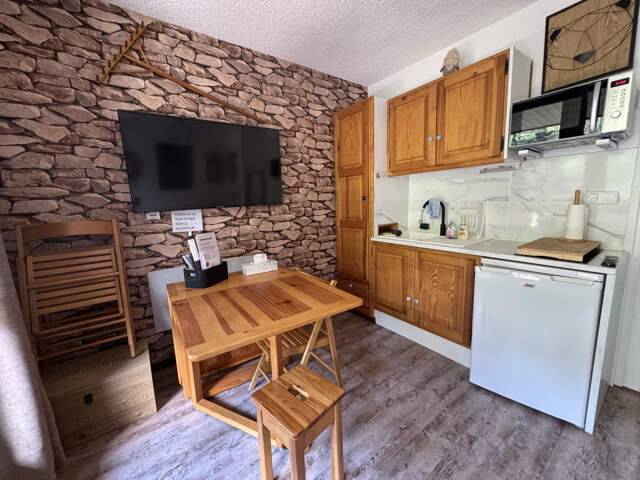 Pra Loup 1500 -- Charmant studio avec balcon et cave — photo du bien