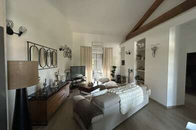 Appartement 3 pièces 840 €