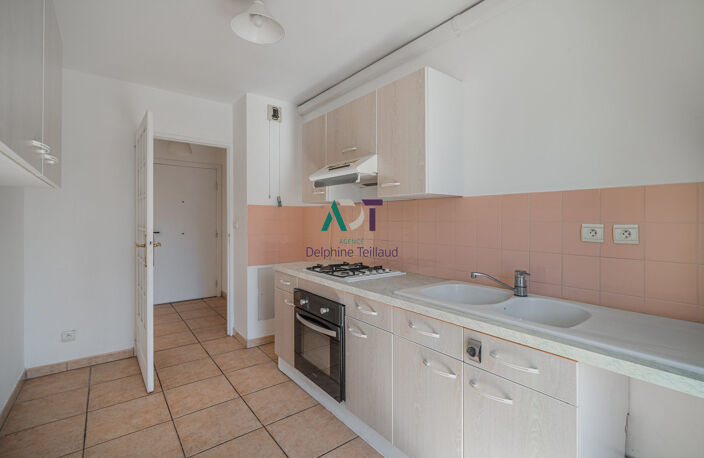 T3 - 16 rue Paul Bourget — photo 5