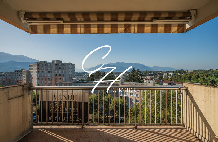 T4 de 88 m² avec vue et balcon — photo 2