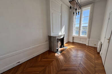 Appartement 2 pièces 1060 €