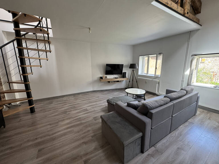 EXCLUSIVITÉ   Charmant duplex rénové au coeur de Chazay-d'Az — photo 1