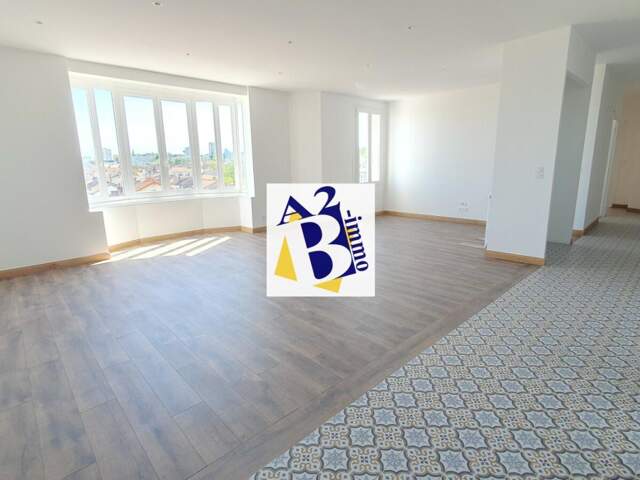 Place victor Hugo, Appt T5 de Standing, 123m² — photo du bien