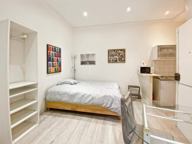 Studette à vendre 1 pièce + 1 Annexe cour 2,5 m2 PARIS 8EME ARRONDISSEMENT (75) — photo du bien