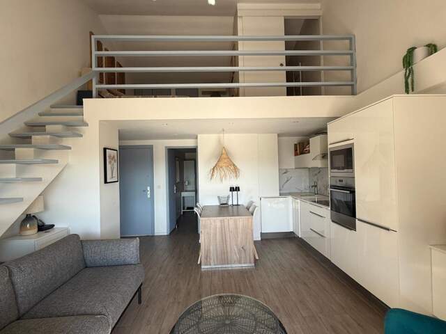 Appartement à vendre 3 pièces en dernier étage SAINT RAPHAEL (83) — photo du bien