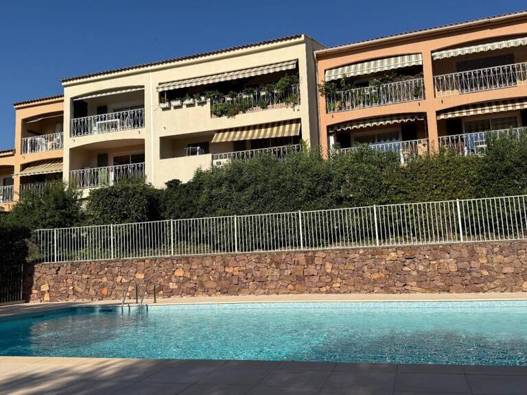 Appartement à vendre 3 pièces en dernier étage SAINT RAPHAEL (83) — photo 1