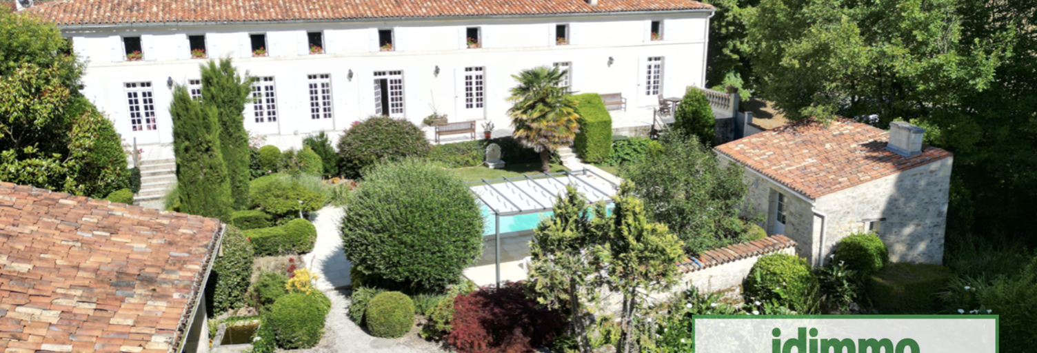 Maison 14 Pièces 490 m² à vendre à Saint-Jean-d'Angély (17400)