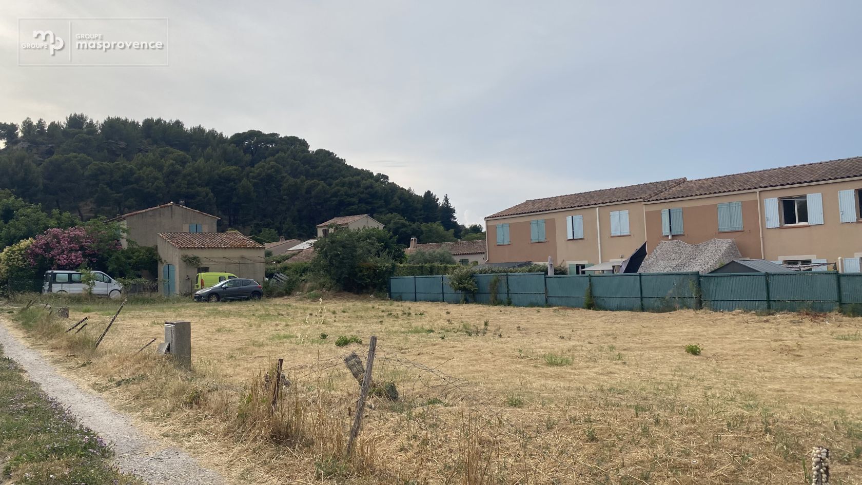 Terrain à bâtir de 696 m² à SAINT-CHAMAS (13)