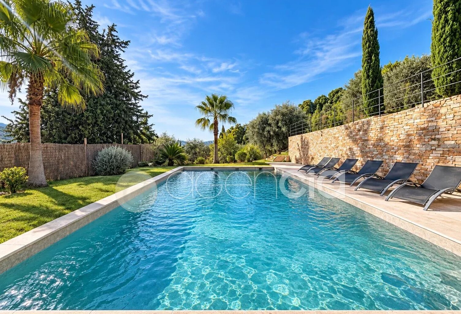 GRASSE | Maison Mas provençal | T7 de 207m2 |  Jardin | Piscine — photo 1