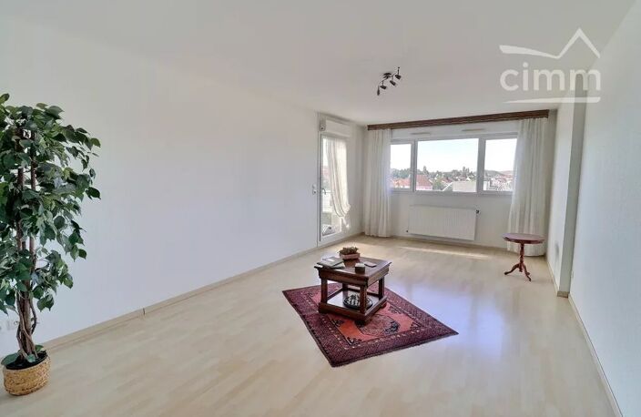 Appartement T4 de 90 .53 + garage + cave + ascenceur à FORBACH — photo 2