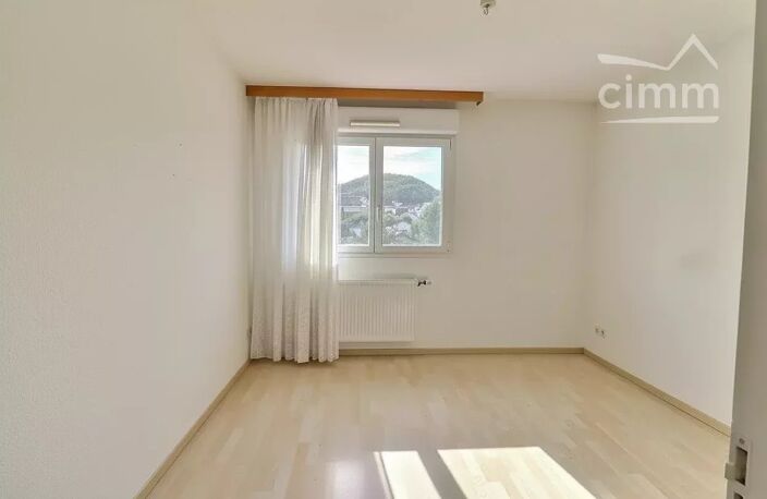 Appartement T4 de 90 .53 + garage + cave + ascenceur à FORBACH — photo 4