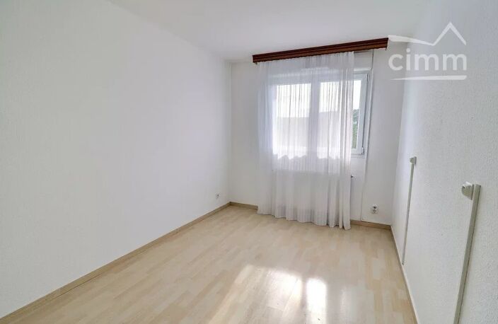 Appartement T4 de 90 .53 + garage + cave + ascenceur à FORBACH — photo 5