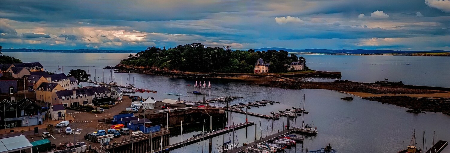 Commerce 2 Pièces 67 m² à vendre à Douarnenez (29100)