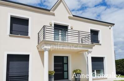ORLEANS-SUD, à vendre belle maison familiale édifiée sur un beau jardin clos et paysager de 1130 m2 avec piscine, salle à manger extérieur, garage et places de parking — photo du bien